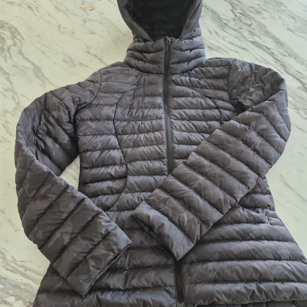 Lululemon Pack It Down Jacket Size 6 Black Camo
